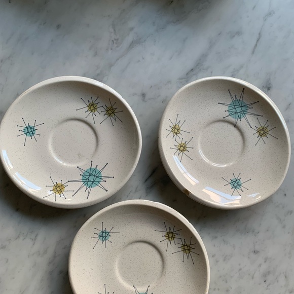 One lot of Franciscan starburst pattern dishes with chips - Picture 4 of 10